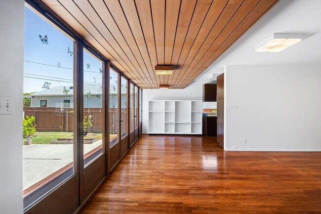 Building Photo - 5342 Emporia Ave