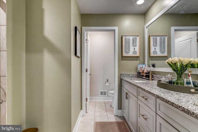 Building Photo - 11716 Emily Dickinson Pl