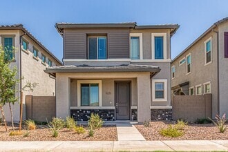 Building Photo - Spacious, Stylish, and Ready for You!