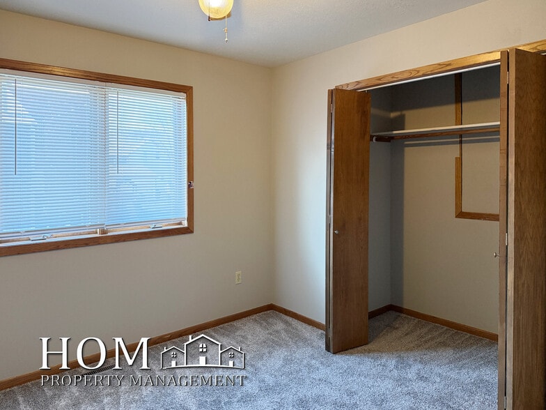 Building Photo - 320 E Lafayette St