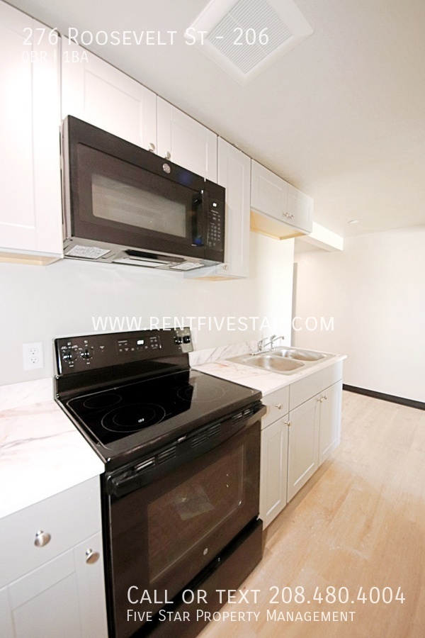 Building Photo - 276 Roosevelt St