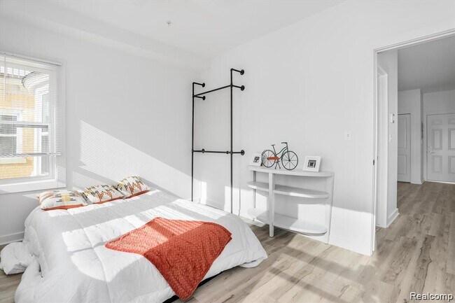 Building Photo - 799 E Grand Blvd