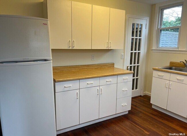 Building Photo - 134 Glenwood Rd