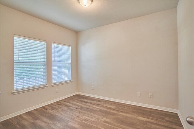 Building Photo - 3034 Mill Run Bnd