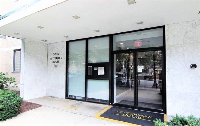 Building Photo - Bright and Spacious Condo in Fantastic Fog...