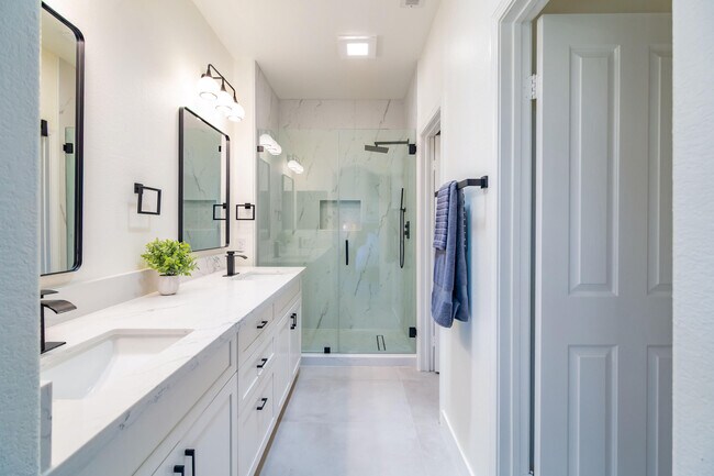 Building Photo - 67568 S Laguna Dr
