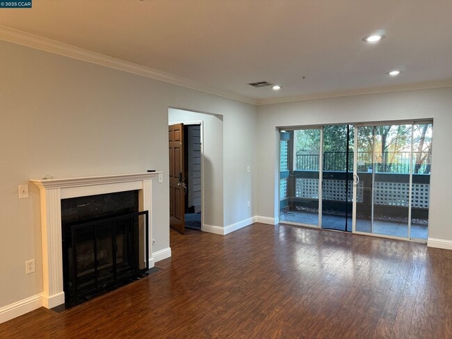 Building Photo - 216 Stone Pine Ln