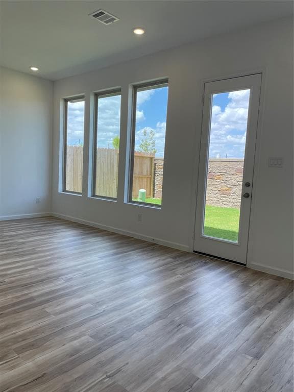 Building Photo - 5531 Holly Hvn Ct