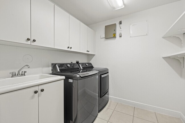 Building Photo - 17464 SW 47th Ct