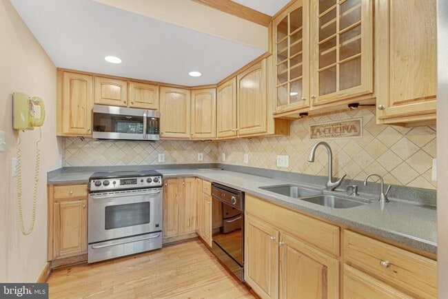 Building Photo - 10401 Courthouse Dr