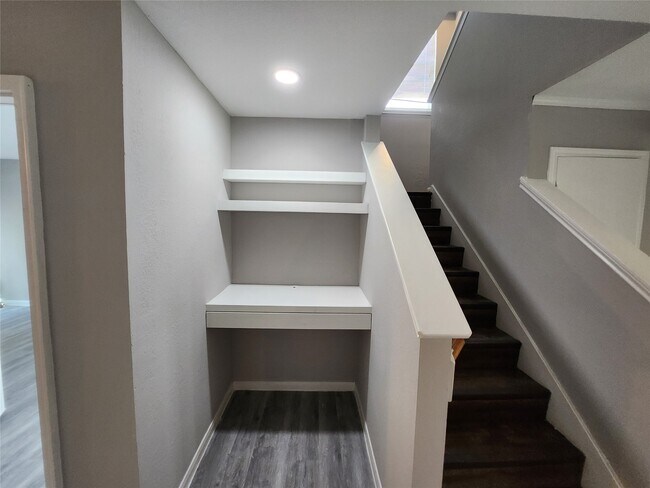 Building Photo - 20718 Blanton Brook Dr