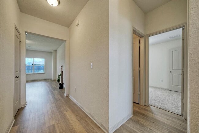 Building Photo - 1709 Fairhaven Gtwy