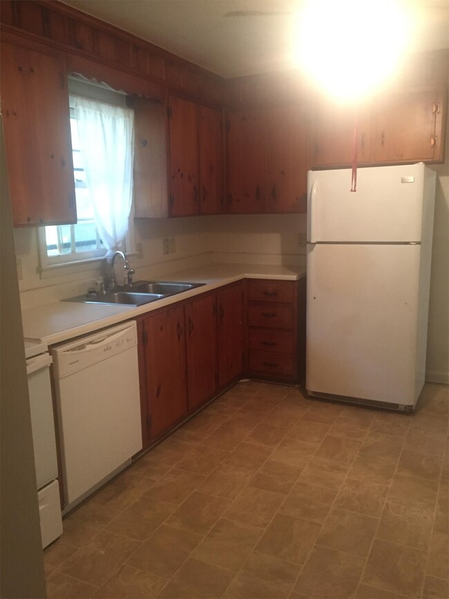 Building Photo - 520 Mimosa Pl
