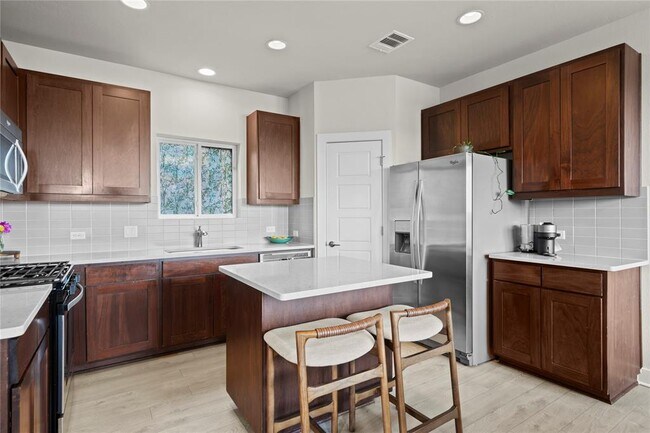 Building Photo - 2900 Pither Ln