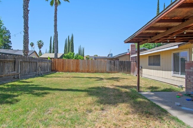 Building Photo - Coming Soon! Charming 3-bedroom, 2-bathroo...