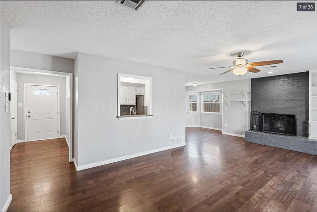 Building Photo - 4646 SE Caber Cir