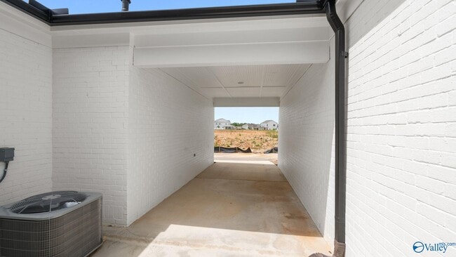 Building Photo - 329 Hay Rake Dr