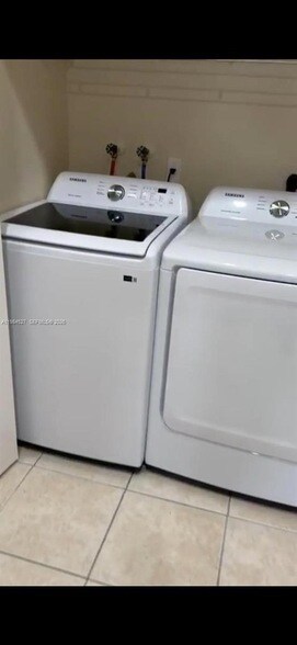 Building Photo - 11207 Royal Palm Blvd