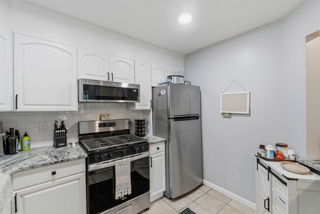 Building Photo - 93 Briarwood Ct