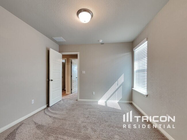 Building Photo - 13532 Emerson Wy