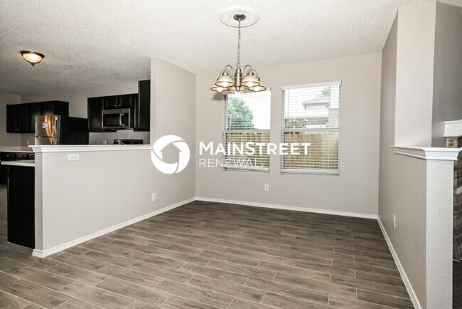 Building Photo - 3 Bedroom Pet-Friendly Home in Grand Prairie, TX with Main Street Renewal