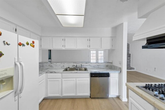 Building Photo - 11019 Willwood Dr