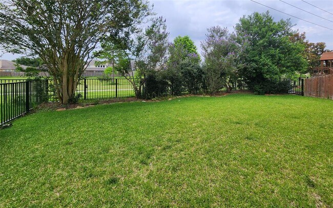 Building Photo - Highland Lake Lane, Pearland, TX 77584 - 4...