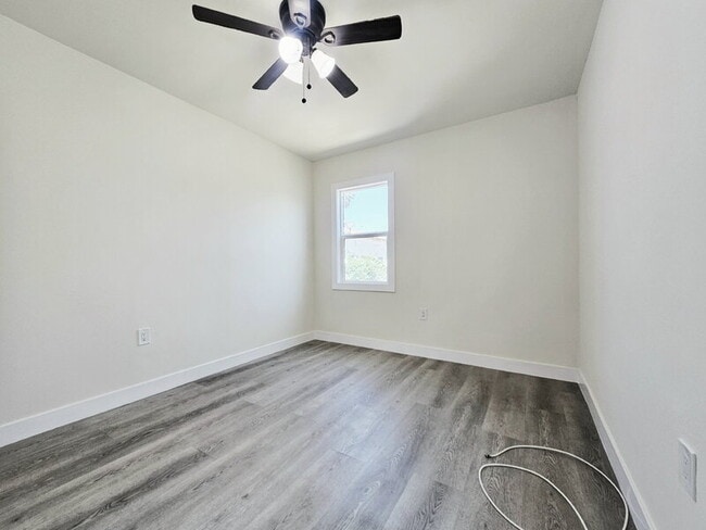 Building Photo - 1129 W 109th Pl