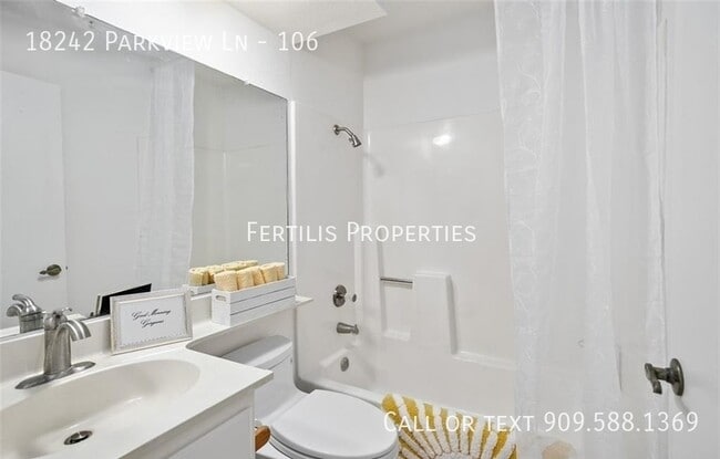 Building Photo - 18242 Parkview Ln