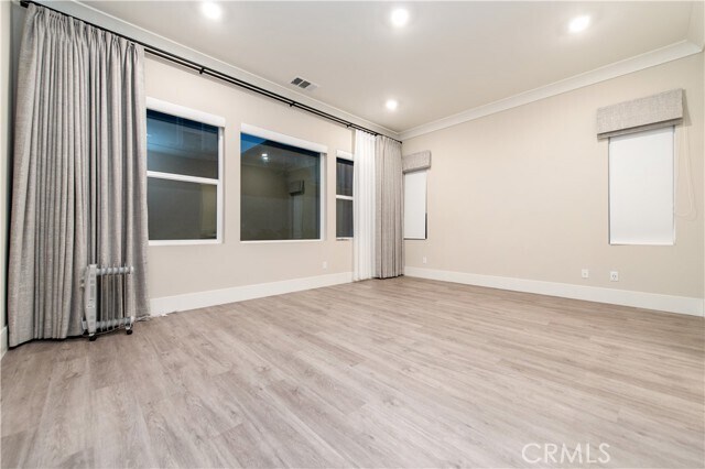 Building Photo - 55 Crater