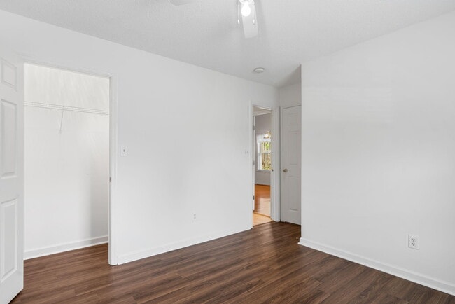 Building Photo - 115 Chloe Ln