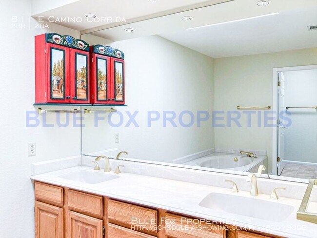 Building Photo - 2 Bed+ Den Patio home in El Conquistador!