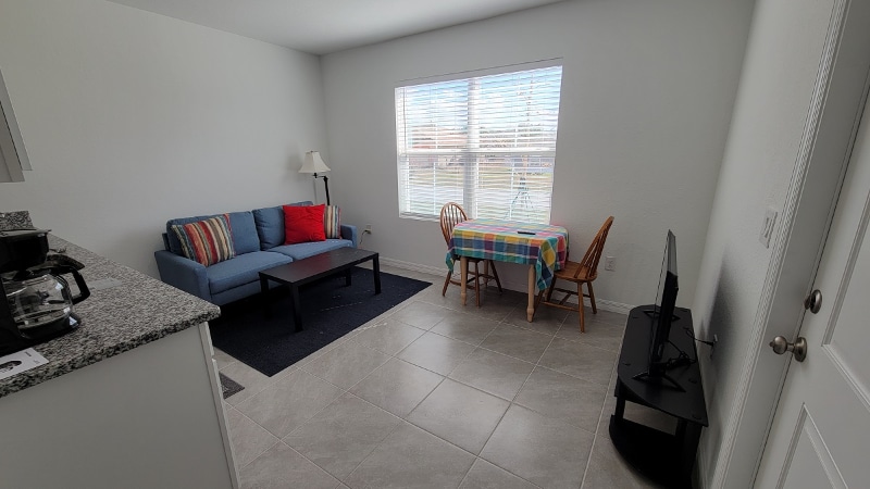 Building Photo - 733 Cleaves St SE