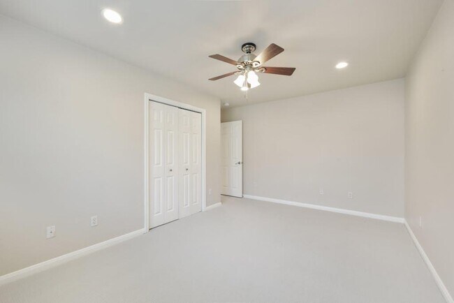 Building Photo - 7500 Shadowridge Run