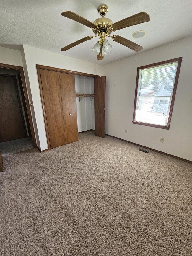 Building Photo - 711 N Hemlock St