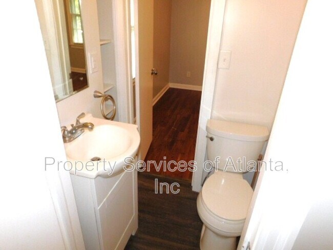 Building Photo - 188 Shawnee Trail SE