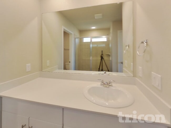 Building Photo - 5205 Sidesaddle Dr