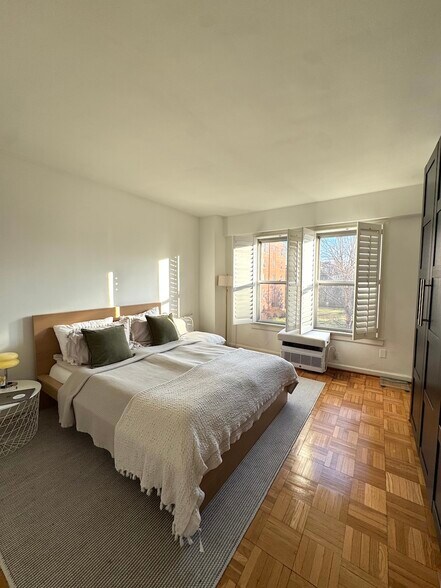 Building Photo - 2500 Q St NW