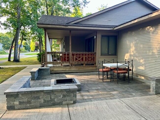 Building Photo - The Webster Street Retreat: A Fabulous Hot...