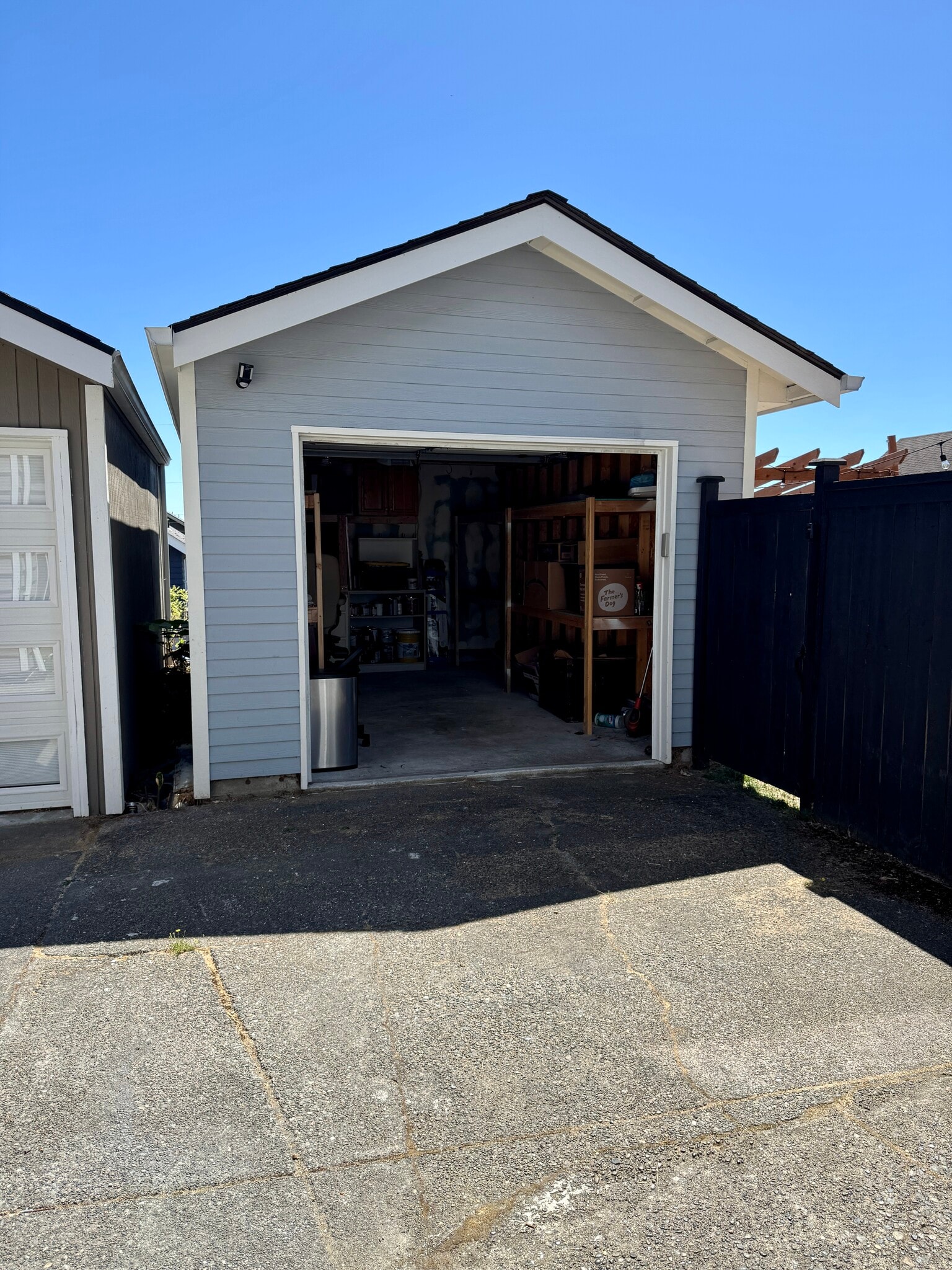 Garage for free storage - 723 N 80th St