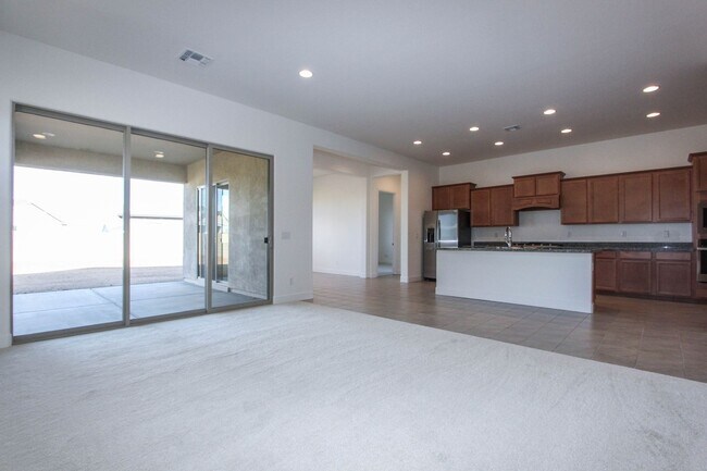 Building Photo - 3 bed 2 bath in Pronghorn Ranch