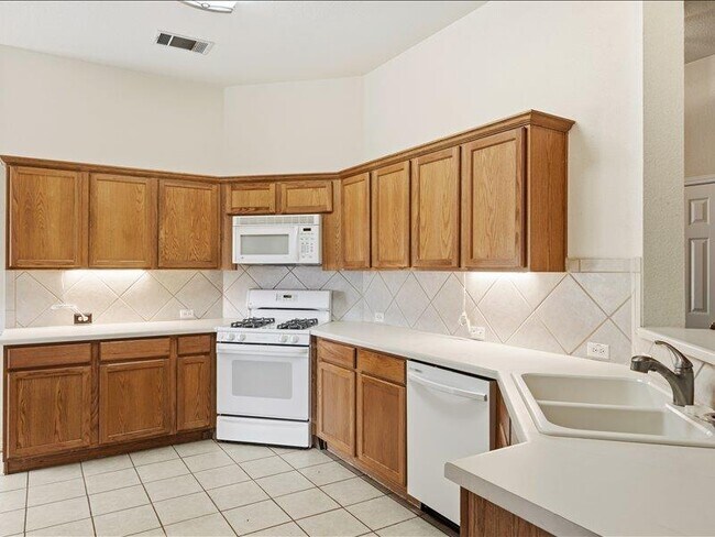 Building Photo - 1500 Ashberry Trail