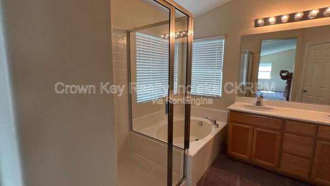 Building Photo - 1140 Dominique Dr