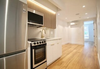 Building Photo - 223 E 93rd St