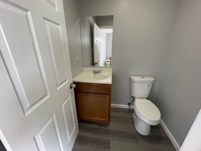Building Photo - Remodeled 3 Bedroom Townhome