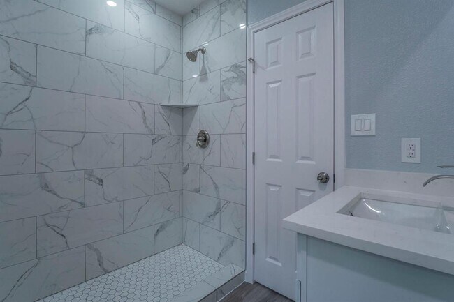 Building Photo - 4118 Groton Dr