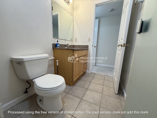 Building Photo - 2346 Montezuma Dr