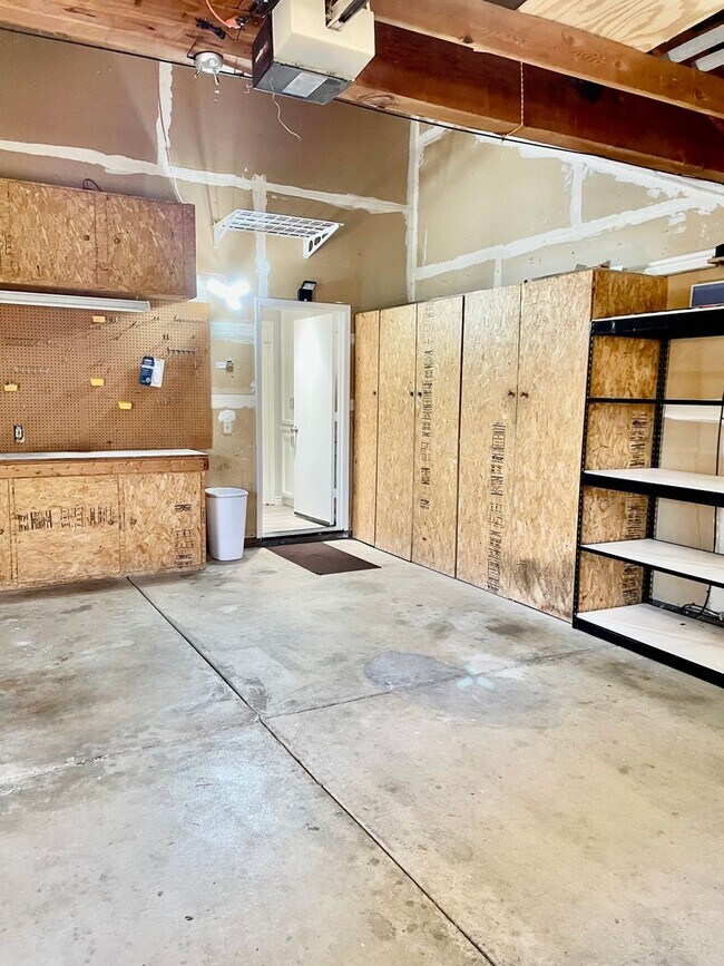 Building Photo - 1412 Mother Lode Dr