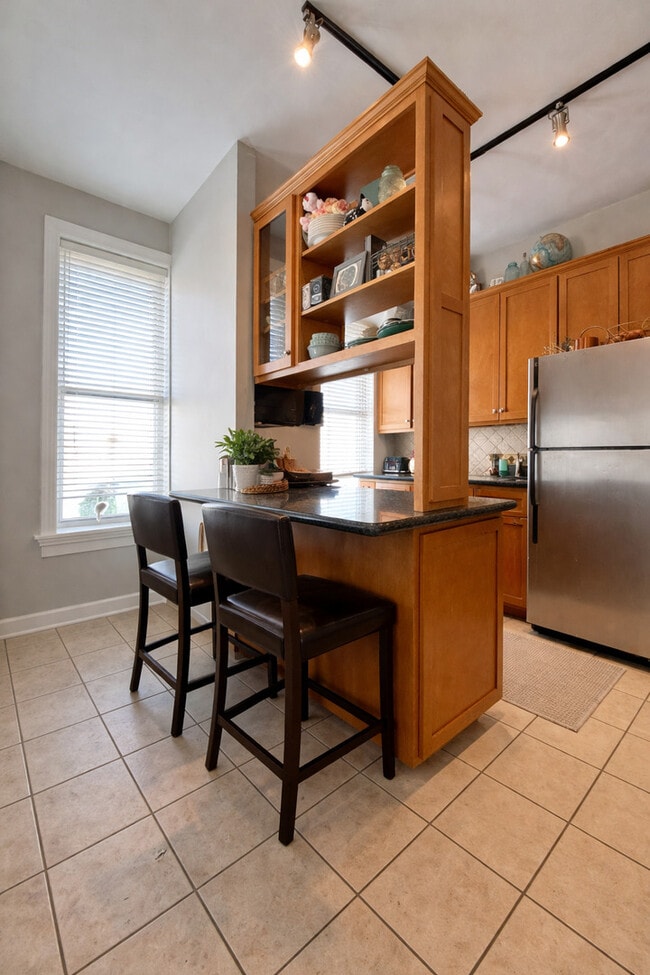 Building Photo - 4110 N Southport Ave