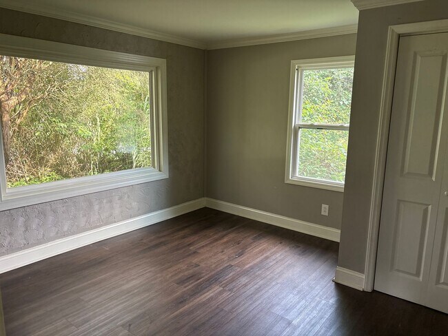 Building Photo - 2 Bedroom 1 Bath Home in Winston-Salem